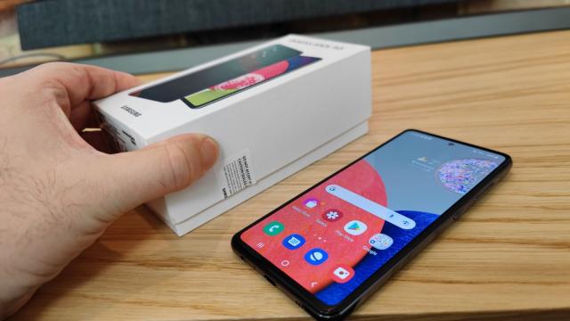 <b>Samsung Galaxy A52s 5G actualizat la Android 13, One UI 5.0 în România</b>La final anului trecut, atunci când am făcut top 10 telefoane midrange pe anul 2021 în viziunea mea, Samsung Galaxy A52s 5G a ocupat locul întâi. Asta deoarece întrunea vitalul criteriu "Bang for the buck" şi a fost hit în perioada