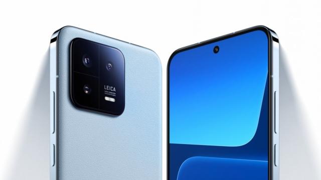 <b>Xiaomi 13 este primul flagship compact din lume cu CPU Snapdragon 8 Gen 2; Vine cu Android 13 preinstalat, are muchii plate și optică Leica</b>A sosit și ziua cea mare, iar Xiaomi a dezvăluit noua sa serie de telefoane de top - Xiaomi 13. În lumina reflectoarelor se află modeul Pro, însă a debutat și primul flagship compact din lume ce are la interior noul procesor al celor de la Qualcomm