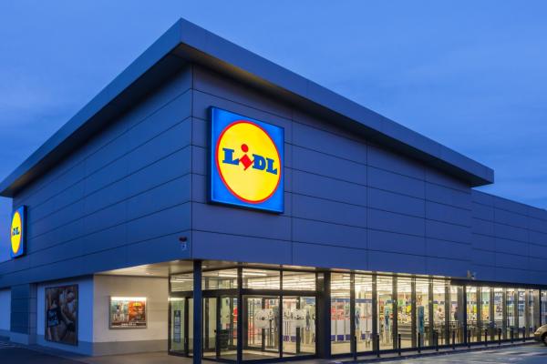 Tehnologie la raft: LIDL aduce în România panouri fotovoltaice și gadgeturi pentru locuință, acum ușor de rezervat din aplicația mobilă