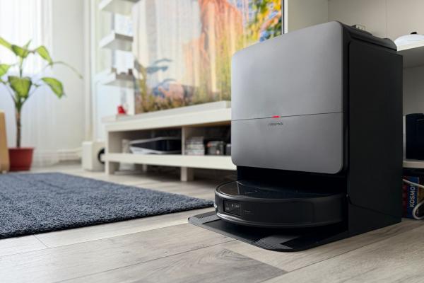 Roborock Saros 20 Review: Aspiratorul care vede toate obstacolele din casă, escaladează praguri înalte și aspiră covoarele la un fabulos 36000 Pa