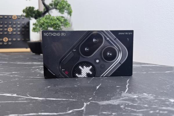 Nothing Phone (4a) Pro - Unboxing