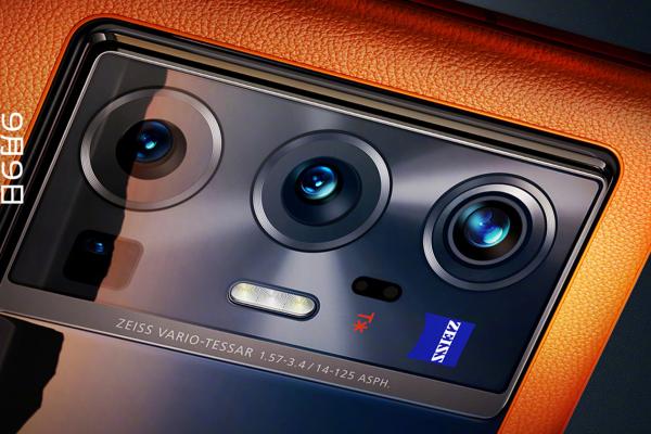 Avalanșă de scăpări pentru seria de telefoane vivo X70! Își fac apariția în imagini reale și aflăm când vor debuta global