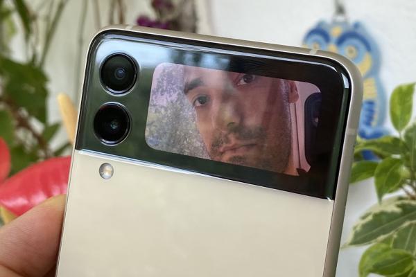 Samsung Galaxy Z Flip 3 5G: Camera cu upgrade la selfie, stabilizare eficientă, culori vii