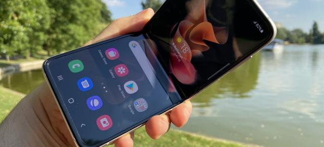 Samsung Galaxy Z Flip 3 5G: OS, UI, aplicaţii cu Flex Mode completând One UI 3.1.1
