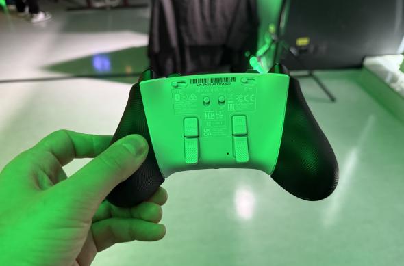 Razer Wolverine V2 Pro: Razer Wolverine V2 009.jpg