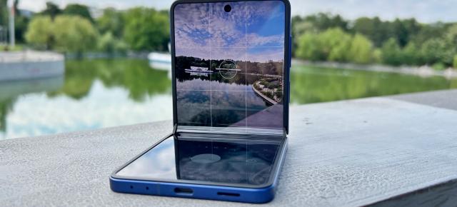 Samsung Galaxy Z Flip7: Cameră duală mai capabilă, numai bună pentru explorare urbană și selfie-uri super detaliate