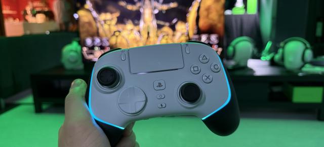 M-am jucat cu Razer Wolverine V2 Pro, controller de PS5 şi PC pentru pasionaţii de shootere