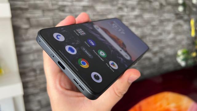 <b>OnePlus Nord CE5: OxygenOS 15 aduce fluiditate și OnePlus AI cu funcții de productivitate, editare foto</b>Deși mai accesibil, OnePlus Nord CE5 nu pierde la capitolul suport software față de fratele mai scump Nord 5, astfel că va primi 4 actualizări majore Android și 6 ani de actualizări software de securitate. Din fabrică avem Android 15