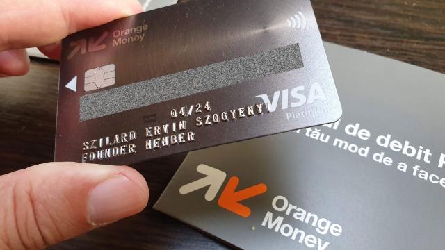 <b>Haosul din jurul Orange Money continuă; Migrarea clienților: 3 identități în 24 de luni</b>Dacă ai fost client Orange Money, e foarte probabil să te simți ca într-un carusel. În mai puțin de doi ani, ai trecut de la Orange la Alpha Bank, iar acum urmează mutarea (probabil) finală la UniCredit. Iar procesul de migrare tehnică intră în linie..