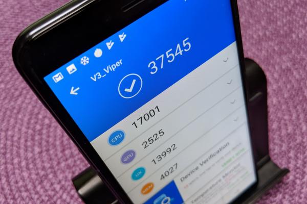Allview V3 Viper: Benchmark-uri între P9 Lite şi P10 Lite, "fierbe" la jocuri, dar le duce