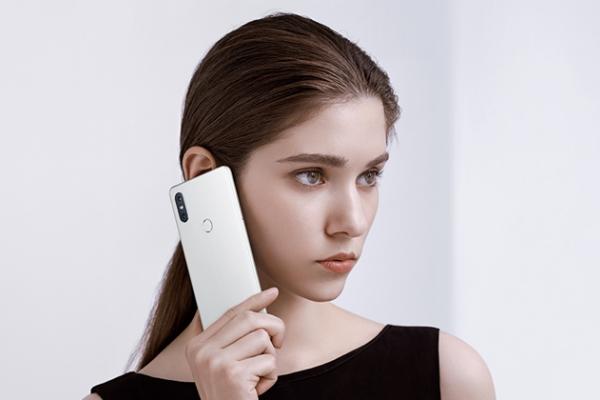 Xiaomi Mi Mix 2s este acum oficial! Se livrează cu procesor Snapdragon 845 și până la 8 GB RAM