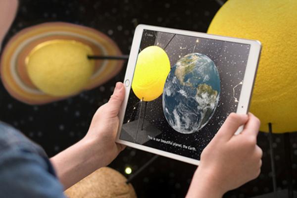 Apple prezintă noul său iPad de 9.7 inch (iPad 9.7), cu suport Apple Pencil, reducere pentru elevi şi studenţi