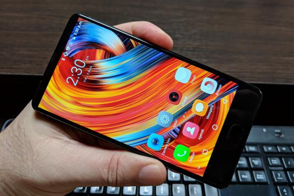 iHunt Hero: Display de 5.2 inch surprinzător de luminos