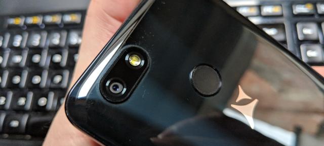 Allview V3 Viper: Cameră excelentă la selfie, bună la culori, detalii