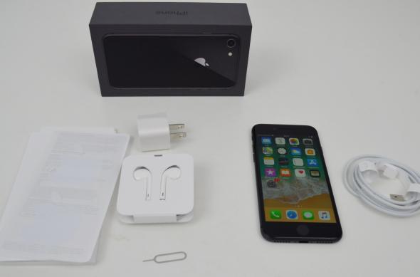 Apple iPhone 8 - Unboxing: iPhone-8-Unboxing_001.JPG