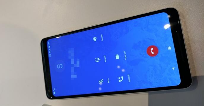 <b>Google integrează funcţiile aplicaţiei Duo în Dialer si Messages, cu shortcut pentru apelare video</b>Descoperim astăzi faptul că funcțiile din aplicația Duo au fost de acum incluse și în soluțiile DIaler și Messages. Vom primi un shortcut pentru apelare video și printre celelalte introduceri pe care cei de la Google le-au adus în cazul de față se numără