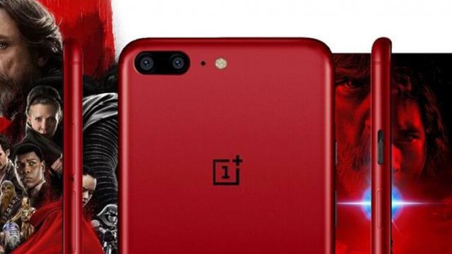 <b>OnePlus 5T ar putea debuta într-o versiune Star Wars roşie, cu ocazia sosirii lui Star Wars Episode VIII</b>Astăzi este ziua în care OnePlus 5T se lansează oficial și înainte de evenimentul propriu-zis mai apare o scăpare sub forma unor randări interesante. Vedem aici o presupusă variantă pe roșu destinată telefonului, aceasta fiind numită