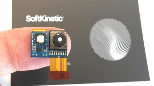 <b>Următorul smartphone Sony Xperia ar putea adopta un senzor facial 3D pentru autentificarea pe device; posibil ca anunțul să aibă loc în această săptămână</b>În vreme ce rivalii de la Samsung au adus pe flagship-urile Galaxy S8 și S8+ un sistem de autentificare pe bază de iris ce poate fi păcălit într-un mod foarte simplu, iată că Sony are alte planuri. Aceștia lucrează la un sistem de scanare facială 3D 