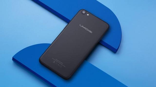 <b>UMIDIGI G este o clonă reușită de iPhone 7 cu preț de 550 lei la iHunt.ro; aduce 2 GB RAM, display de 5 inch și Android Nougat!</b>În oferta actuală a celor de la iHunt.ro regăsim și smartphone-ul UMIDIGI G, o clonă reușită de iPhone 7 ce vine în variante pe negru și auriu la un preț de numai 550 lei. Dotările nu-s rele pentru această sumă, dar design-ul premium este elementul scos