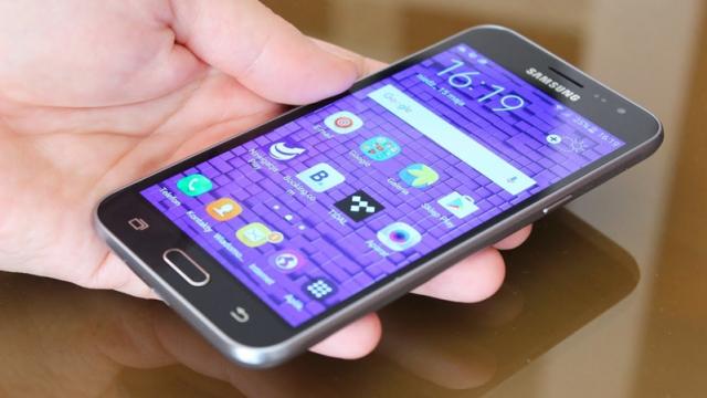<b>Samsung Galaxy J3 (2016) este unul dintre cele mai bine vândute terminale la Orange; iată ce preț poartă acest entry-level!</b>Printre cele mai populare smartphone-uri ca vânzări din oferta Orange România avem și smartphone-ul Samsung Galaxy J3 (2016), telefon care reprezintă alegerea numărul 1 a clienților. Acest produs este disponibil atât la liber, cât și la abonament