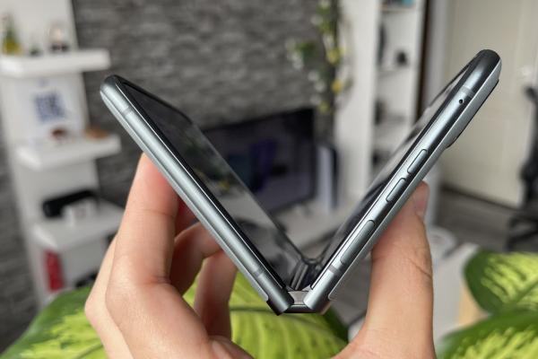 Motorola RAZR 40: Conectivitate cu viteze rapide livrate de Wi-Fi 6e acasă și 5G în vacanțe