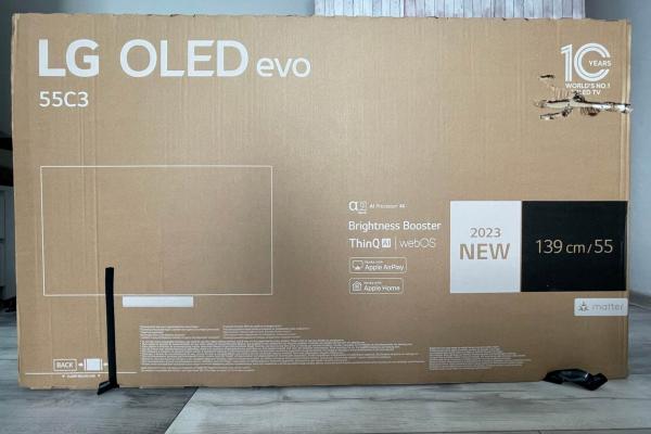 LG OLED EVO 55C3 - Unboxing și stand