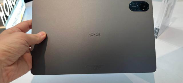 Honor Pad X9 sau ce primeşti pe o tabletă de 250 de euro (Video Hands On)