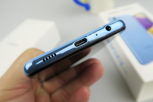 Samsung Galaxy A32 5G: Conectivitate 5G, USB-C, Wi-Fi dual band