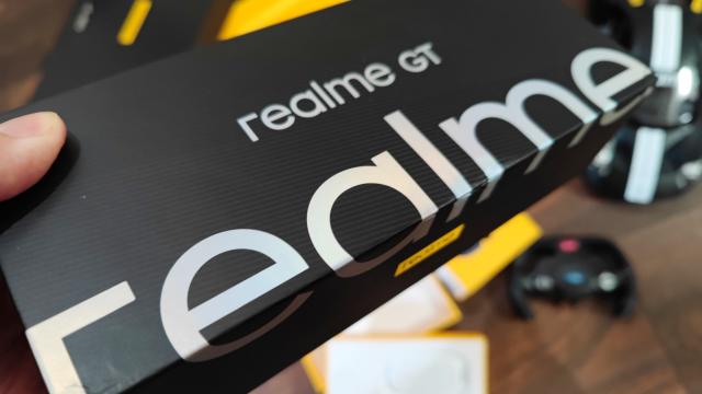 <b>Realme GT 2 e deja în lucru şi ar sosi cu procesor Qualcomm Snapdragon 895</b>Nici nu au început bine zvonurile despre procesorul Qualcomm Snapdragon 895, produs parţial de Samsung, parţial de TSMC şi deja avem pretendenți pentru utilizarea sa. Realme GT 2 îşi adjudecă acest titlu spre exemplu