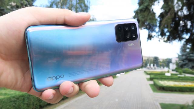 <b>Oppo Reno5 Lite review detaliat în limba română (Evaluare Mobilissimo)</b>Seria Oppo Reno5 debuta fix în ultima zi a anului 2020. Totuși, telefoanele au ajuns în România începând din luna martie a acestui an. Pe Oppo Reno5 5G l-am testat aici la Mobilissimo în urmă cu câteva săptămâni, iar recent a sosit la teste și modelul