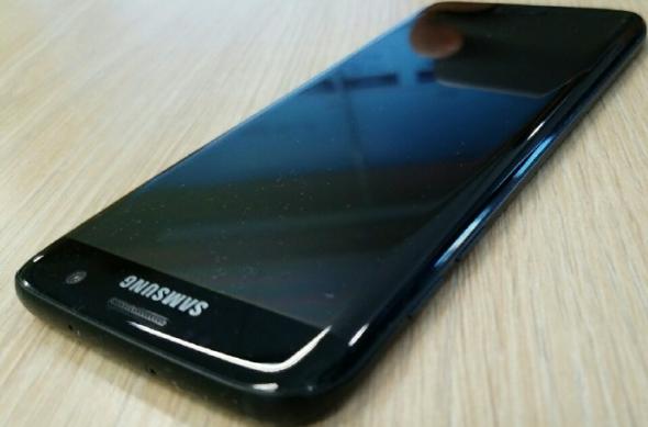 Samsung Galaxy S7 Edge Negru Glossy - Fotografii reale: s7-edge-glossy-black-9.jpg