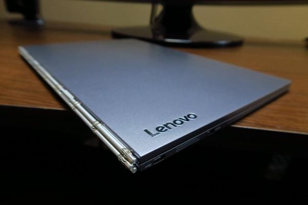Lenovo Yoga Book (Android) - Fotografii Hands-On
