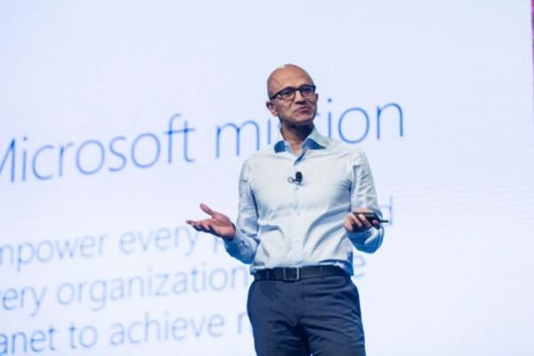 Satya Nadella, CEO Microsoft discută despre viitorul companiei, afirmă că va rămâne în zona Mobile, dar nu cum o ştim noi acum