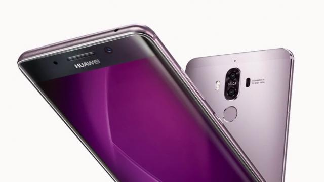 <b>Huawei Mate 9 Pro există până la urmă, e anunţat oficial cu ecran curbat şi 6 GB RAM</b>În cadrul evenimentului Huawei organizat la începutul acestei luni, compania chineză a prezentat două modele de telefoane Huawei Mate 9, cel standard şi cel Porsche Design, cu preţ prohibitiv şi ecran cu margini curbate. E drept că noi aşteptam mai..