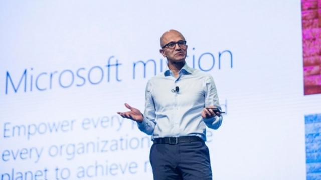 <b>Satya Nadella, CEO Microsoft discută despre viitorul companiei, afirmă că va rămâne în zona Mobile, dar nu cum o ştim noi acum</b>Aflăm astăzi din cadrul unui interviu The Australian Financial Review, ce planuri are Satya Nadella pentru viitor, pentru viitorul companiei. CEO-ul companiei Microsoft ne asigură că firma va rămâne în zona Mobile, dar nu cum o știm noi la ora actuală