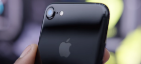 iPhone 7 Jet Black primeşte testul de zgâriere, nu rezistă deloc eroic (Video)