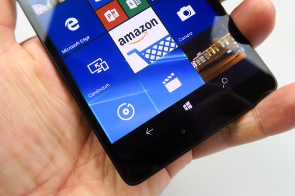 Microsoft Lumia 950 XL: OS, UI, aplicaţii productive pentru pasionatul de Office, ancorate totuşi în trecut