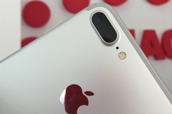 iPhone 7 Plus a ajuns la showroom-ul evoMAG.ro, împreună cu primul lot iPhone 7!