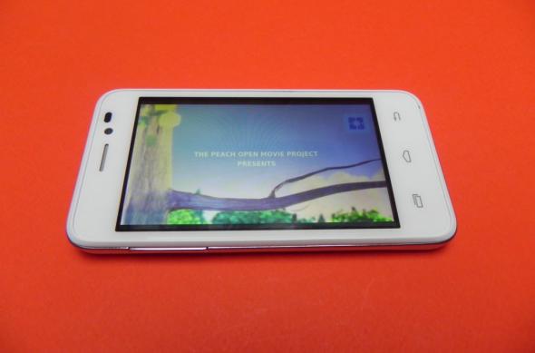 Prestigio Multiphone 5400 Duo review: un telefon midrange quad-core solid (Video): prestigio_multiphone_5400_duo_review_mobilissimo_ro_08jpg.jpg