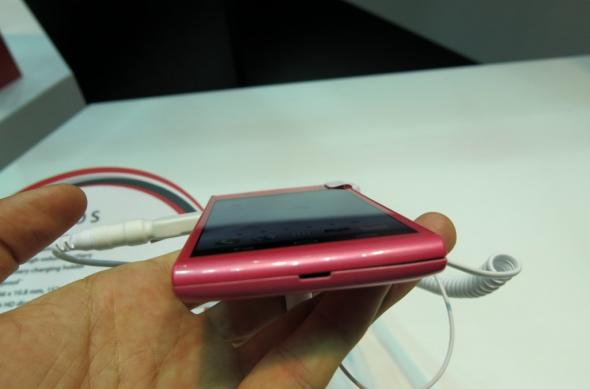 MWC 2013: Hands on cu Kyocera Digno S, smartphone 4G LTE roz pentru domnișoare (Video): kyocera_digno_s_11jpg.jpg