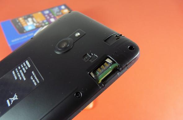 Nokia Lumia 1320 Unboxing: maxi phablet, mini preț (Video): nokia_lumia_1320_unboxing_mobilissimo_ro_06jpg.jpg