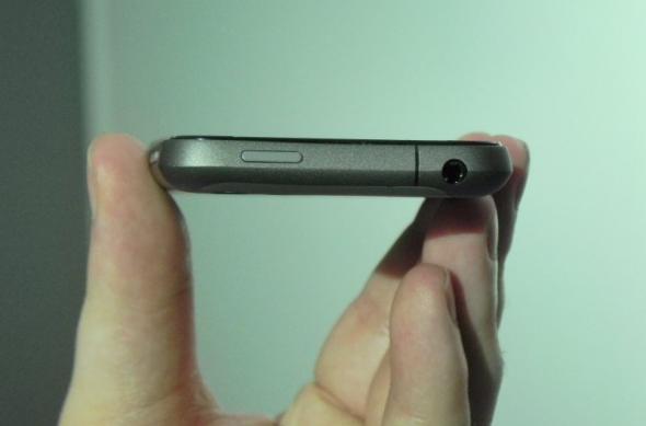MWC 2012: HTC One V preview - ofertă low end În zona Android 4.0 și un design Legendar (Video): dscn9983jpg.jpg