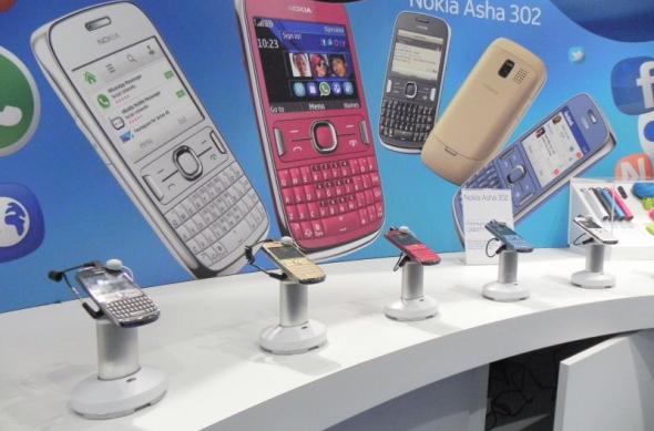 MWC 2012: Nokia Asha 302 Într-un preview detaliat - handset low end cu browser nou, Microsoft Exchange (Video): dscn0457jpg.jpg
