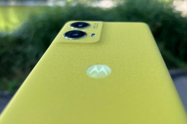 Motorola moto g85: Acustică cu echilibru între volum și claritate, livrată de difuzoare stereo