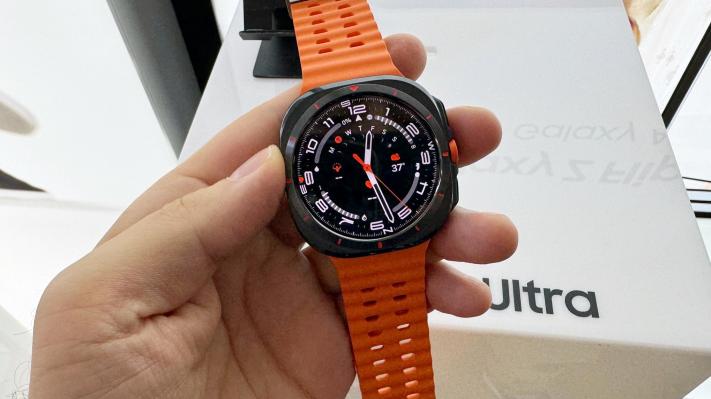 Samsung livrează primele actualizări software pe ceasurile Galaxy Watch7 și Galaxy Watch Ultra; Ce aduc nou?