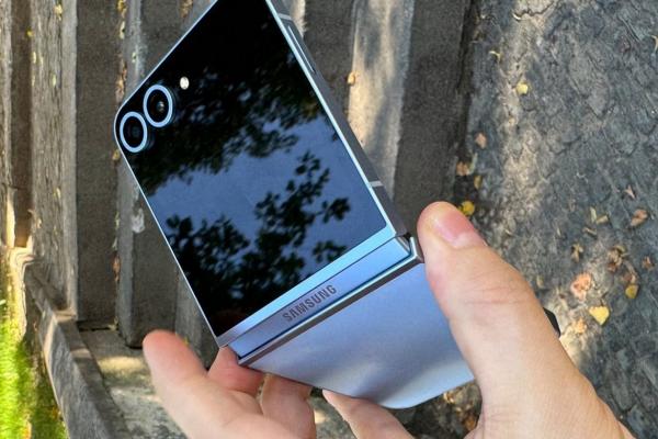 Samsung Galaxy Z Flip6: Schimbările vizuale sunt minore și avem de așteptat până în 2025 pentru facelift-ul major