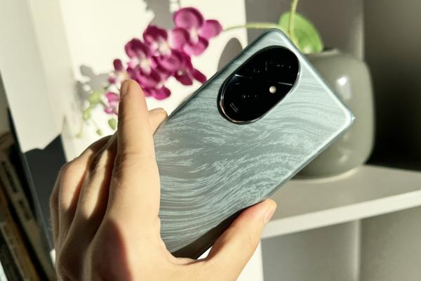 HONOR 200: Design ca marea văzută prin marmură