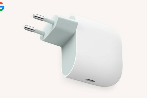 Google va prezenta un încărcător nou, de 45W, în ton cu seria Pixel 9; Alimentatorul apare în imagini detaliate