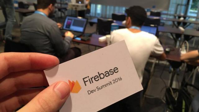 <b>Firebase Dev Summit 2016: Google anunță extinderea și îmbunătățirea platformei Firebase, dedicată dezvoltatorilor de aplicații mobile</b>Anul acesta am participat la summit-ul Google Firebase, un eveniment ce adună laolaltă dezvoltatori de aplicații iOS, Android și Web laolaltă. Am decis să vă prezentăm așadar desfășurarea acestei călătorii în Berlin și a noutăților incluse în prezentarea