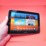 Review Samsung Galaxy Tab 8.9 - tabletă destul de mică și comodă pentru utilizatorul de rând, dar cu TouchWiz imperfect (Video)